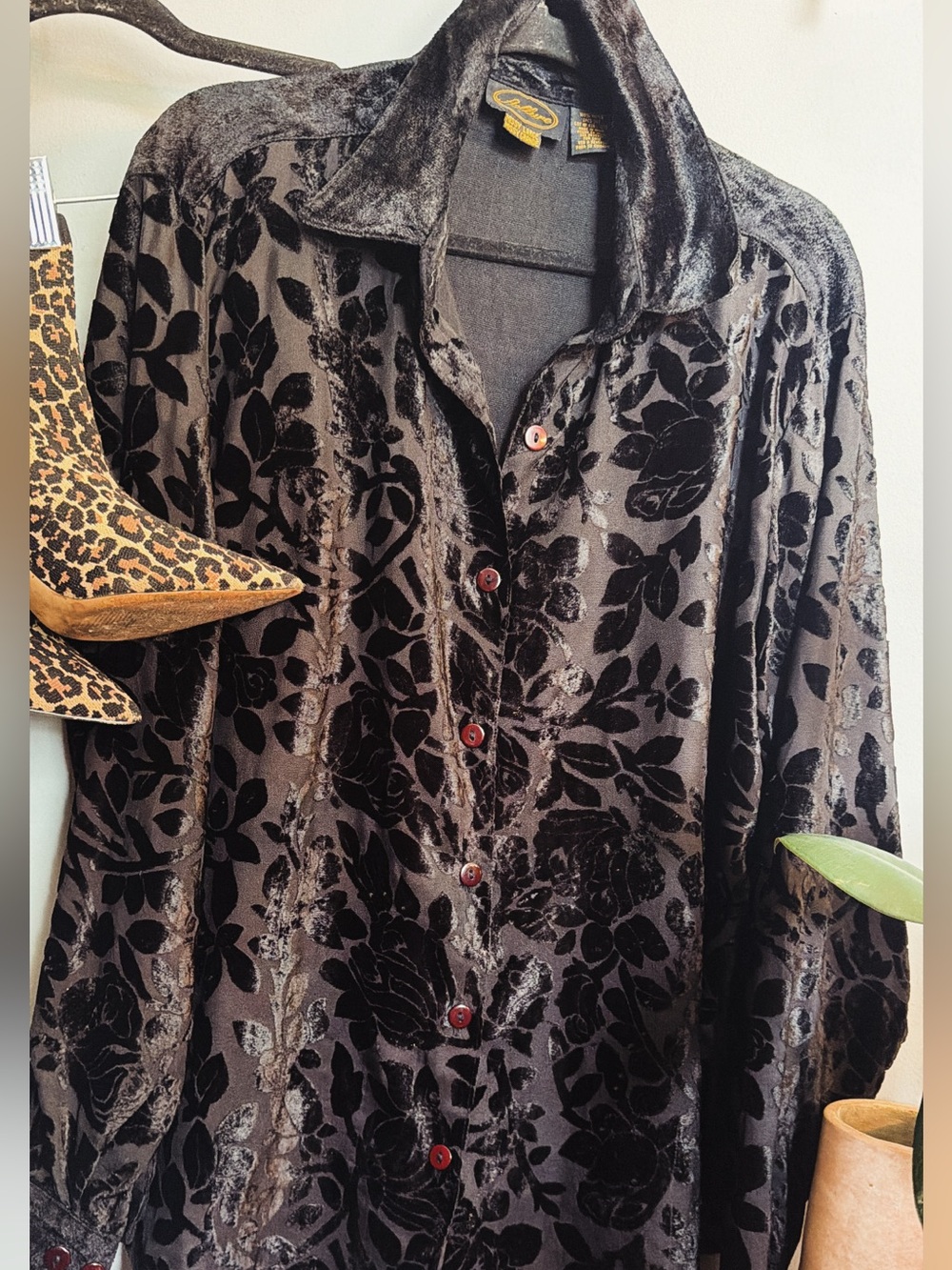 Allure Black and Gray Velvet Burnout Floral Button-Down Shirt